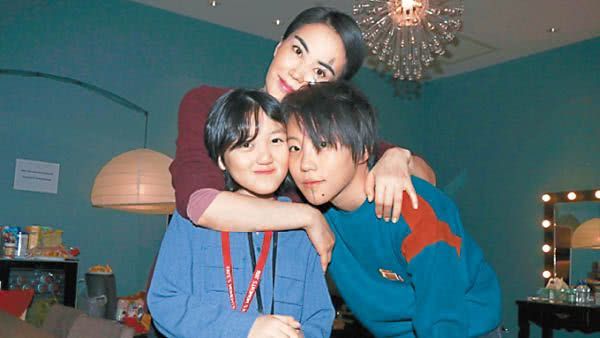 与谢霆锋有关?王菲大粉发文预告:24号可能有爆