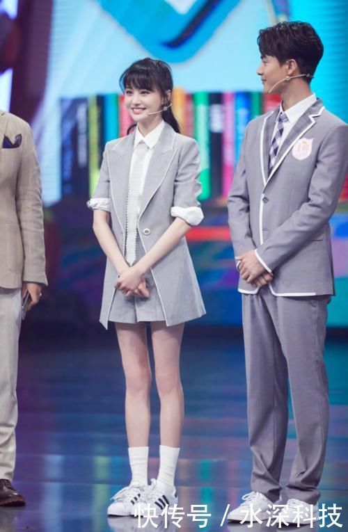 [清纯]难怪《王牌》说郑爽是腿精，当她跟马天宇同台，穿堆堆袜的腿绝了