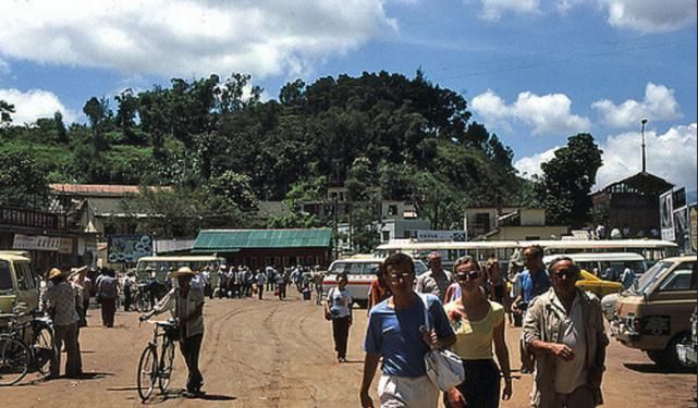  [几十年]1980年从香港到深圳 那真的是两个世界 反差好大