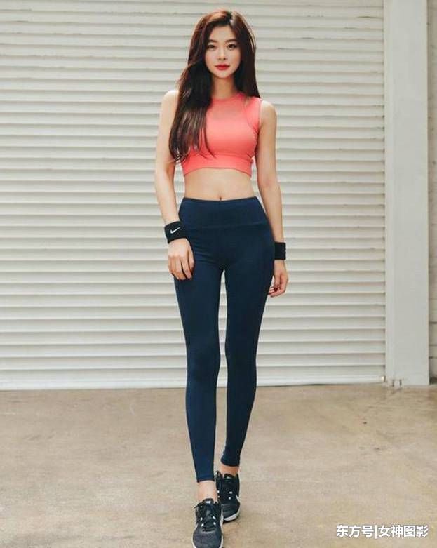 时尚穿搭:紧身裤，身材苗条小姐姐的杀手锏!