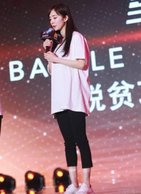 31岁杨幂和34岁佟丽娅同框，差距竟然这么大