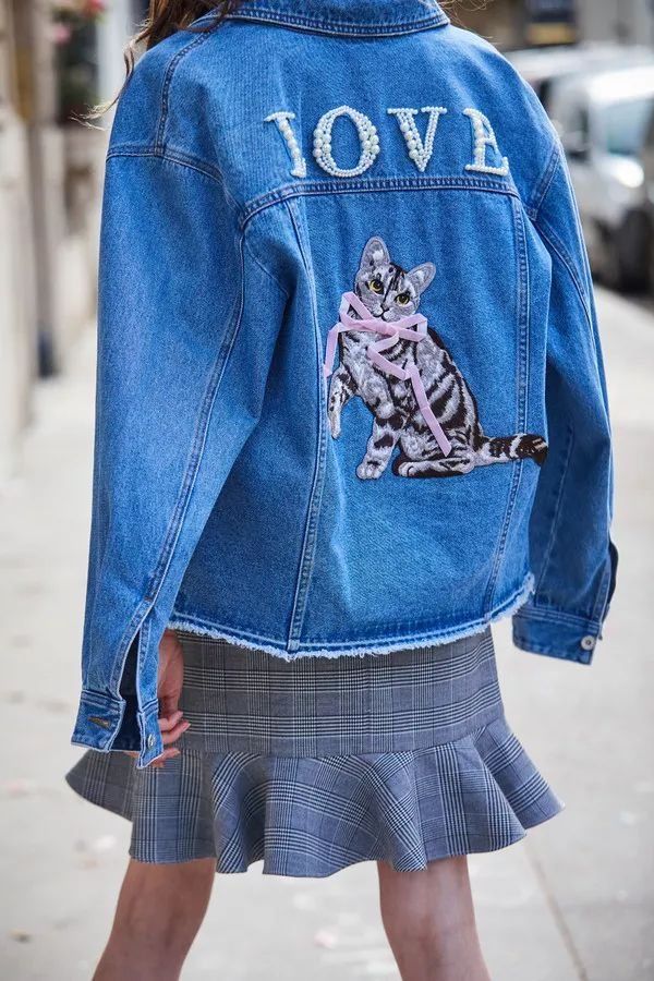 什么?听说现在合格的猫奴都直接把猫主子穿在身上了!