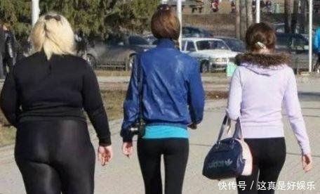 秋天穿打底裤,为啥很多女人选“黑色”第2个原因,很招人喜欢