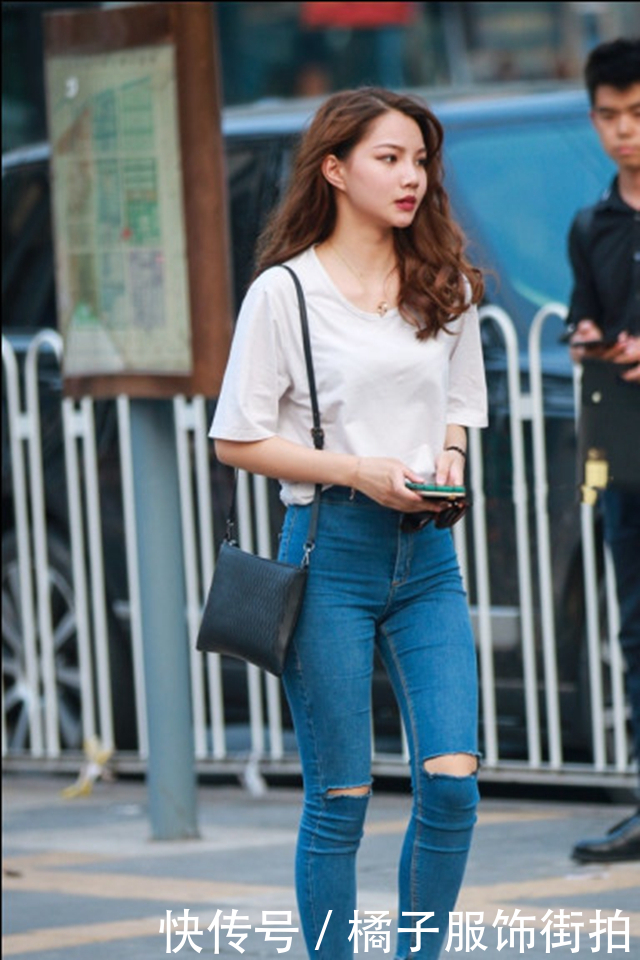 这些穿牛仔裤的姑娘告诉你什么是好身材，怎么样显身材