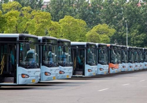  公交车|为啥客车不让“超载”，公交车却可以“人挤人”？交警说