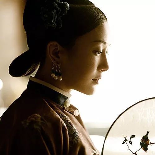 跟着《延禧攻略》学戴耳饰，今夏你最时尚