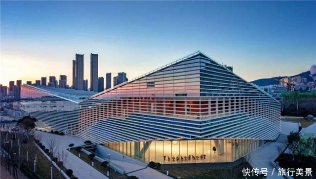 青岛第二大的“县”，面积接近70个市南区，富裕程度超过上海
