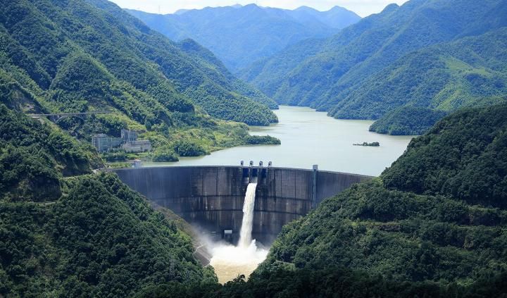 利奇马台风后，水库泄洪，第一次看见