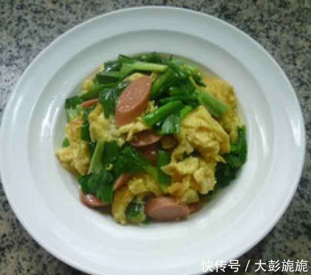  『小炒』牛肉肠炒鸡蛋，鲜香美味的小炒，做法简单便捷