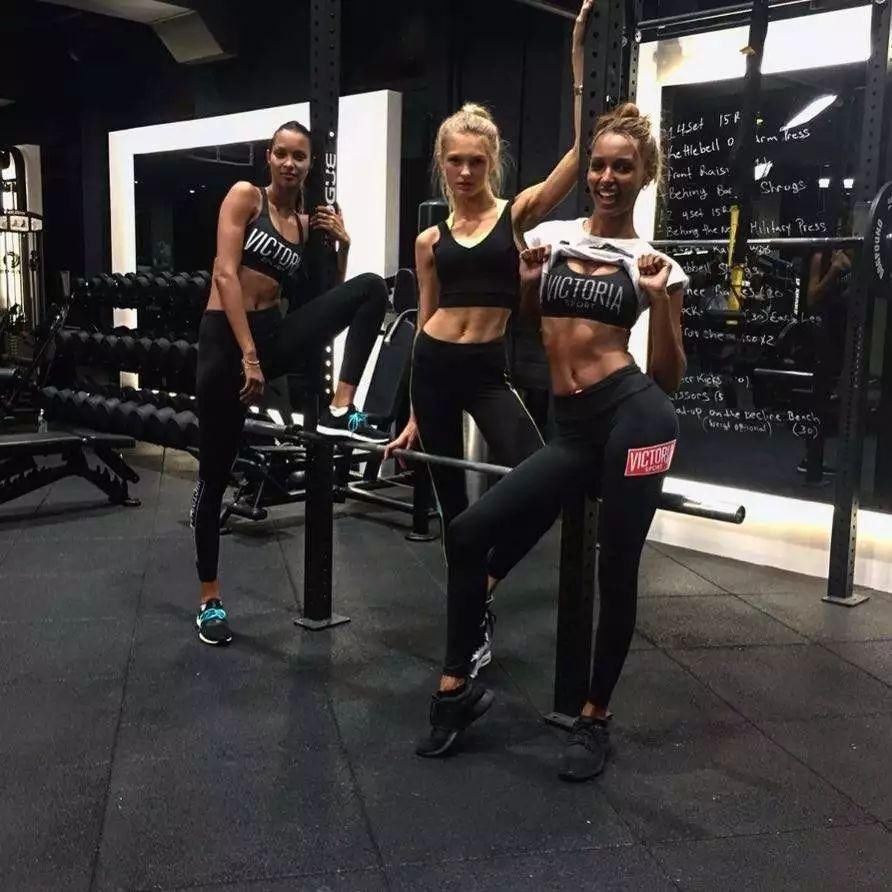 求你，不要再穿那么丑去健身房了!