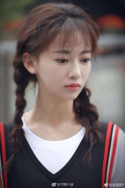 耍大牌不分场合! 吴谨言遭央视电影频道控诉, 公司回应正在彻查