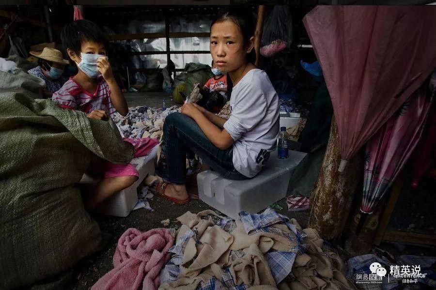 几名德国人在广东“卧底”数月后，揭露出时尚界不想让你知道的丑