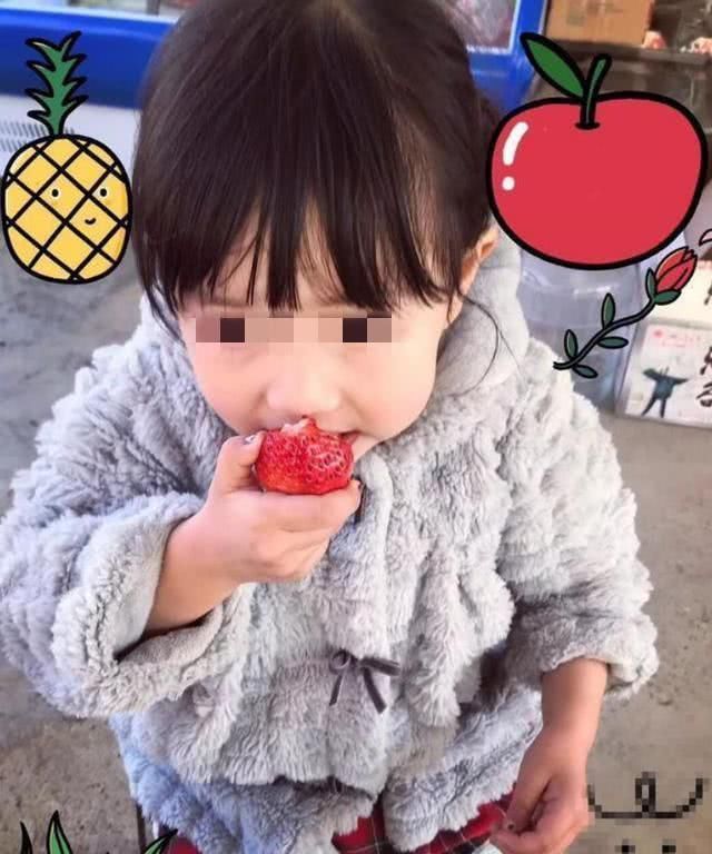 #女童#5岁女童偷吃超市1颗草莓,店员要求赔偿90元,妈妈的话令其羞愧