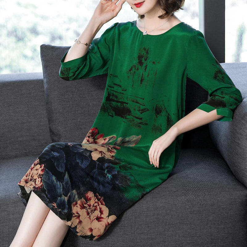 谁说丰满女人穿吊带不好看?看看这些图上的女人，魅力四射惹人眼