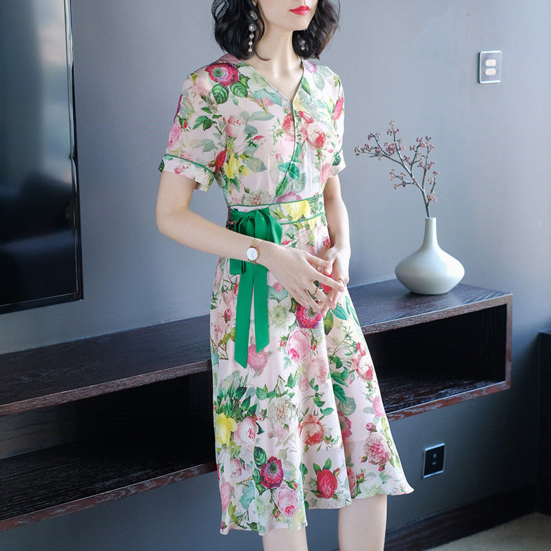 就算你再漂亮也别穿松垮裤，试试下图这样穿，男人见了挪不开眼睛