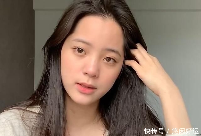  门口@欧阳娜娜出门拿外卖，故意把手机对着门口，看到她的背影，羡慕了