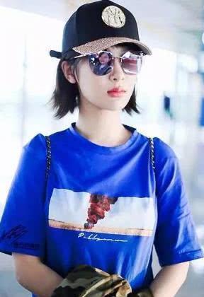 杨紫删微博被疑情绪崩溃，秦俊杰手机里女孩的照片说明了一切！