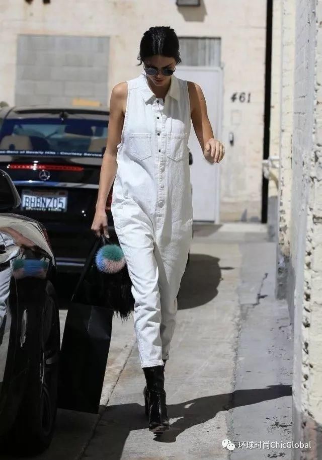 盛夏难免遇到“白色之夜” 怎么穿好ALL WHITE style