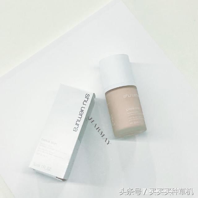 浮粉起皮到不敢化妆，那是因为你没有这五支干皮最适合的粉底液~