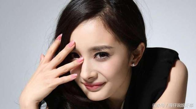 杨幂微博发布休息几个月，肚子明显大一圈，刘恺威悉心照顾