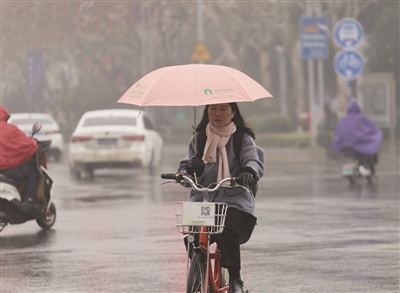 连日阴雨好似＂冬黄梅＂ :明起全省转多云，下周一又迎小雨