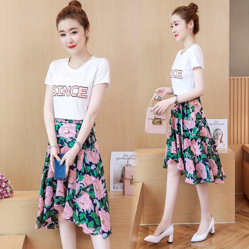 迷死人!40岁老婆穿上“勾魂裙”，婀娜又多姿，美的不像话