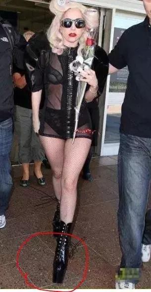 对于女星15cm还叫高跟鞋?那是平底鞋!你是没看到“恨天高女王”