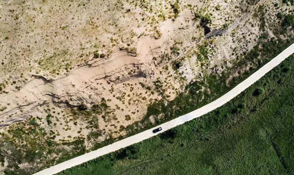  心血@中国40年“心血结晶”: 第一个沙漠即将消失, 却引来外国人