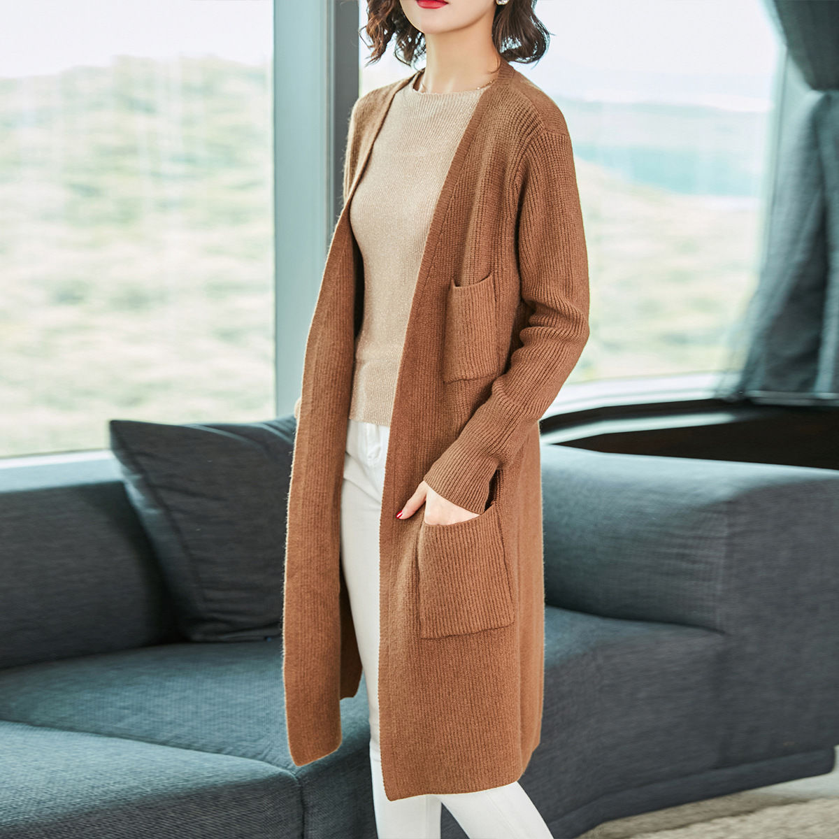 一场秋雨一场凉，到穿外套的时候了，一定要这样穿舒适保暖还洋气