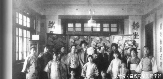 「名流」清朝末年珍贵老照片:王妃公主很漂亮,放到现在都是国际名流
