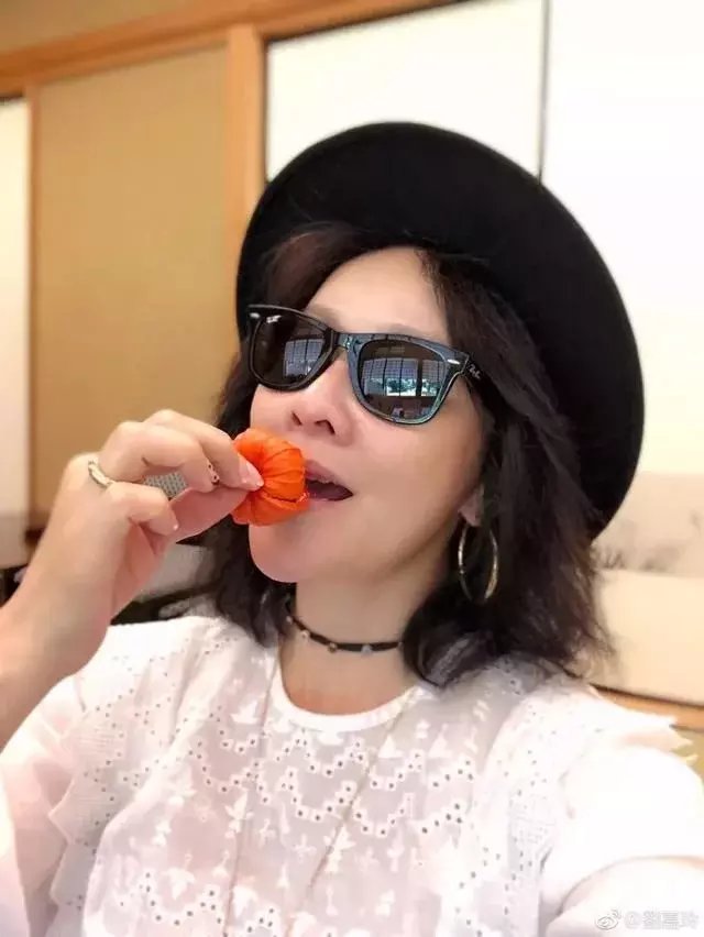 《邪不压正》49岁许晴美得让人挪不开眼睛!