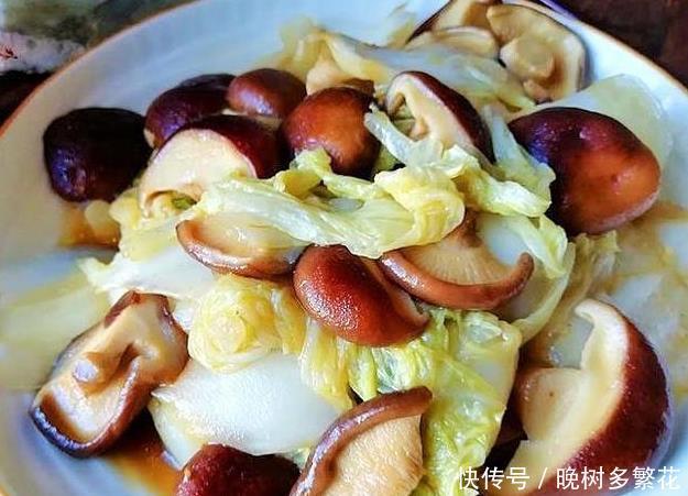 『白菜』香菇好吃又百搭,荤素皆宜,对身体的健康还大有裨益!