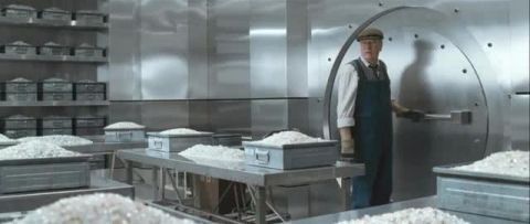 犯罪■女经理联合清洁工盗走公司2吨钻石,这部完美犯罪片,看完想犯罪