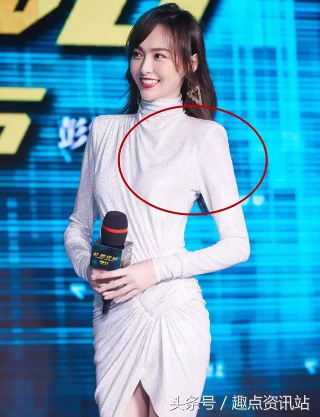 86斤的唐嫣亮相活动，两条腿瘦成“筷子”，看完不想吃饭了