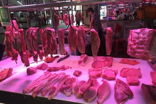 生猪供应不足，猪肉市场价格接连飙升！