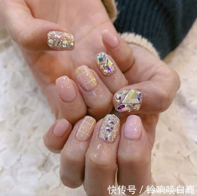  「钻石」早春BlingBling的亮片美甲合集，这些神仙美甲真的超好看！