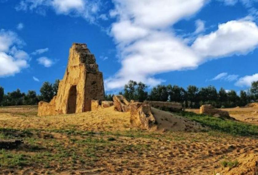 中国唯一被“保护”的沙漠，需靠人工填沙“续命”，只剩200多亩