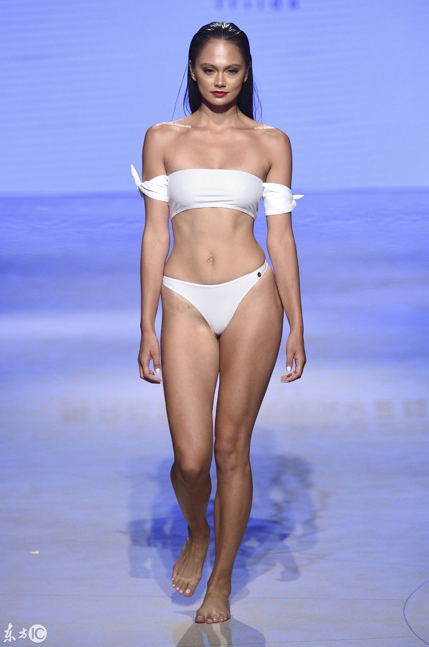 这个夏天，世界级模特教你怎么穿