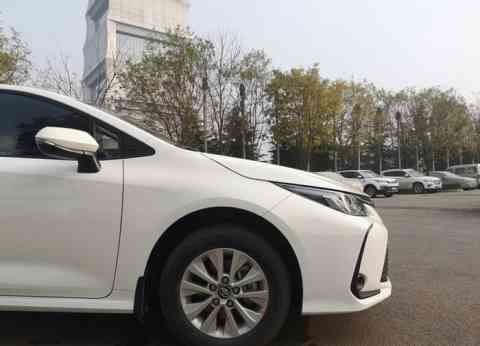  『话还』操控精准指哪打哪？卡罗拉车主告诉你它操控有多牛！