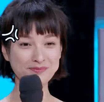 女星早秋机场秀，蒋欣依旧雄壮，张馨予幸福肥，吴昕身材比例太虐