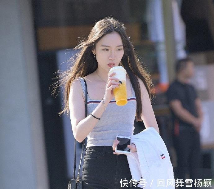 吊带■短裤搭配吊带上衣，夏日穿搭的好选择，清凉感觉让人不得不爱
