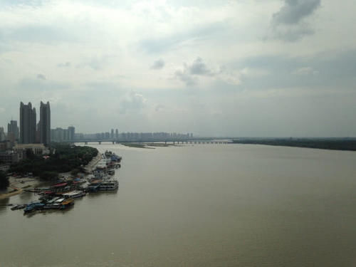  唯一■中国唯一的海外港口城市，投资上千亿建在他国首都，却只