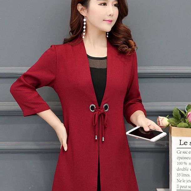 60后女人，若不缺钱!就穿这样的“妈妈装”，端庄优雅显高贵