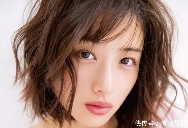  『蛋卷发』摆脱细软发易扁塌？这些女星的自然蓬松发型值得借鉴