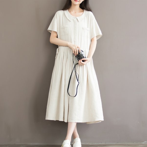 哇塞!姐姐穿上连衣裙，很有夏天的味道，活力十足