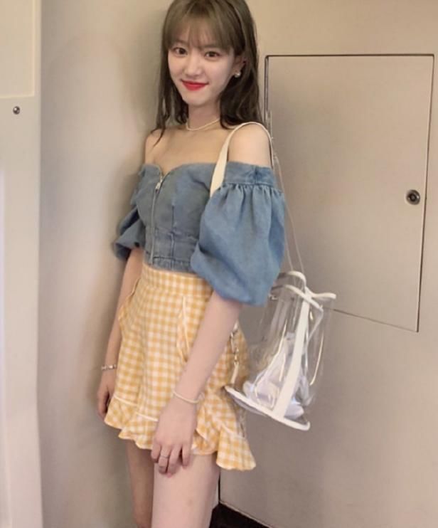 「少女」元气少女李侑菲,颜值高,身材好,笑起来还超级甜