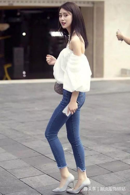 街拍：爱打扮的美女，图1贵气，图2甜美，图3最有女人味！