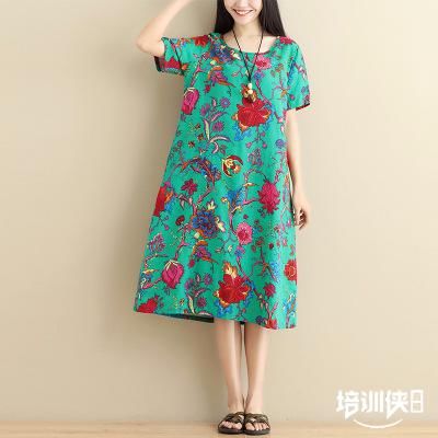 奔四奔五女人今年流行这样穿连衣裙，显高又洋气，简直美惨了