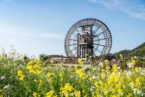 贵州黔南秘境,有我国第一座跨河玻璃桥,气势与美景并存,值得去