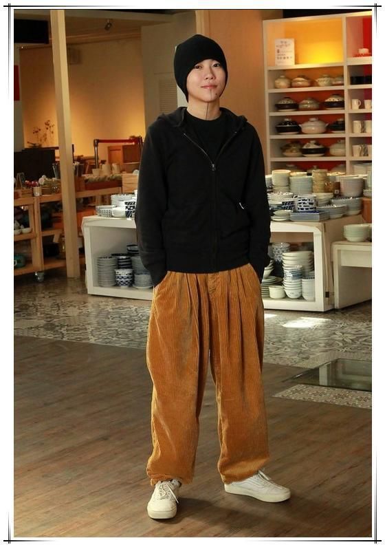 窦靖童又刷三观！这么大胆的裤子也敢穿出门，网友：王菲不管管吗